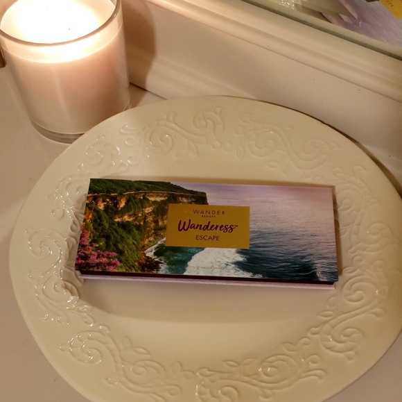 WANDERESS Escape Eyeshadow Palette by WANDER BEAUTY - Picture 2 of 3
